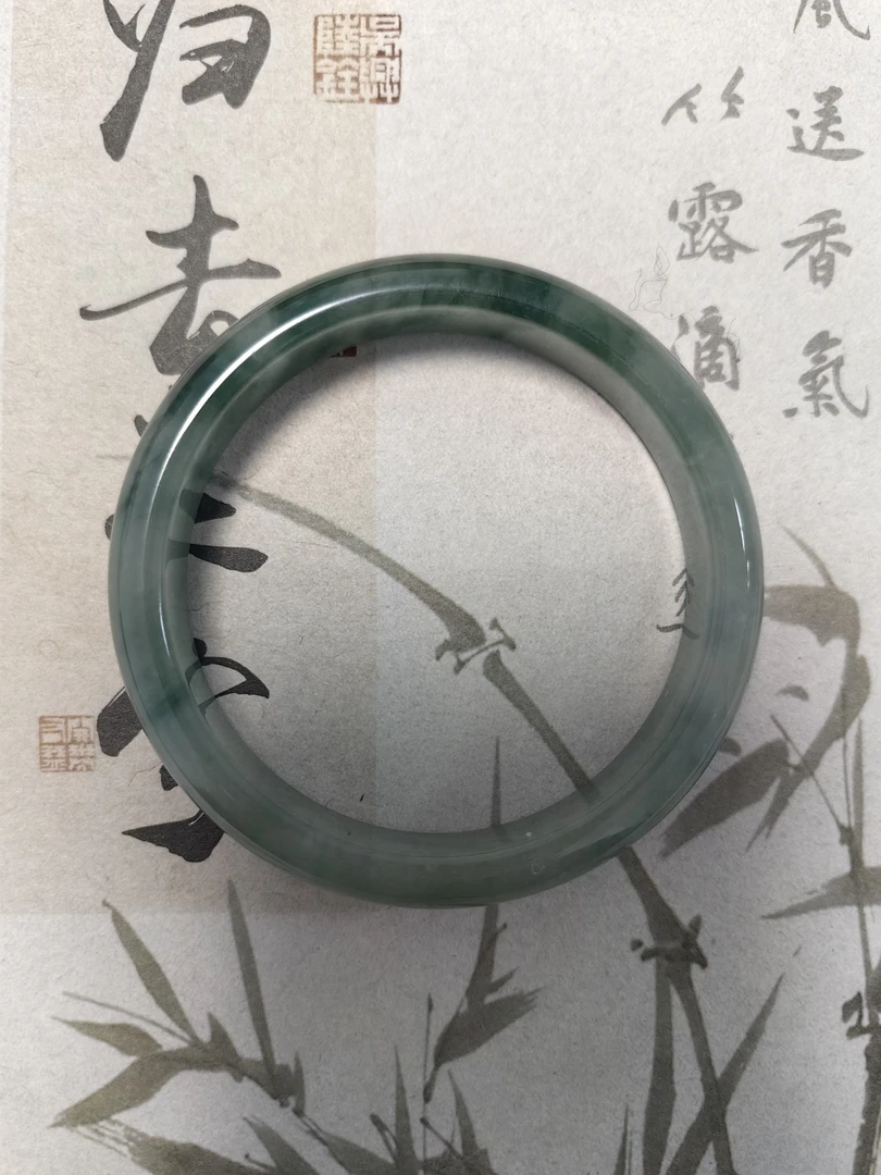 W750墨绿飘花缅甸翡翠手镯