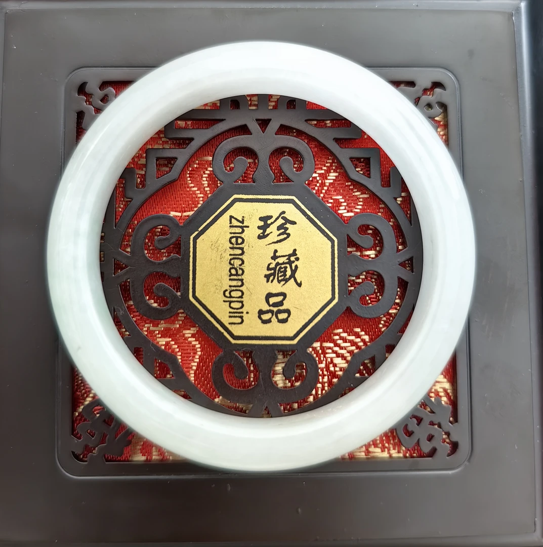 W1072缅甸糯底飘绿花翡翠手镯