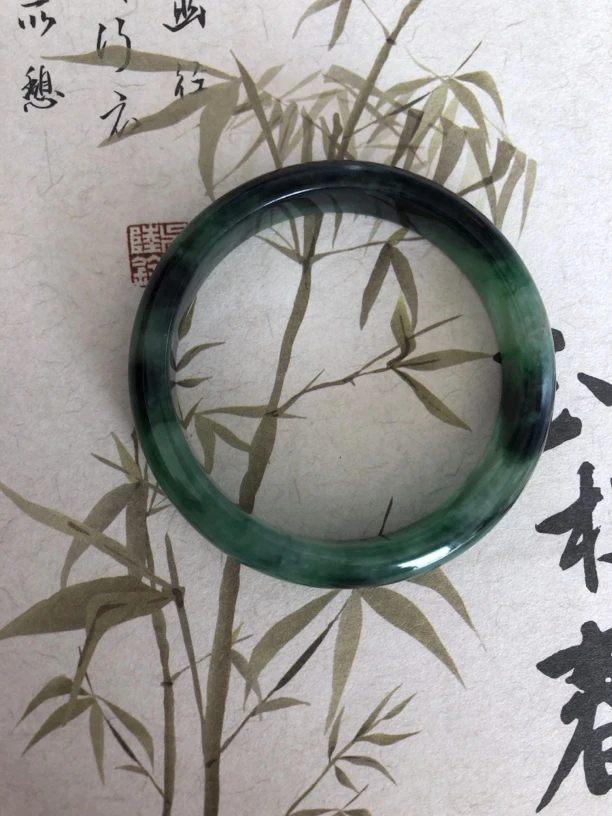 W464缅甸飘绿花翡翠手镯