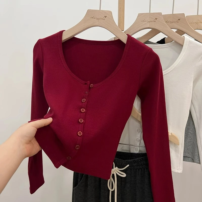 酒红色显白洋气减龄长袖t恤秋冬季设计感打底衫女内搭短款上衣服