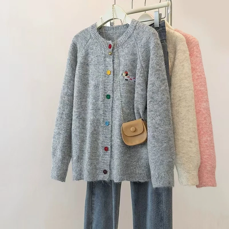 2024秋冬女装腊肠狗毛衣开衫彩色纽扣刺绣长袖上衣针织衫