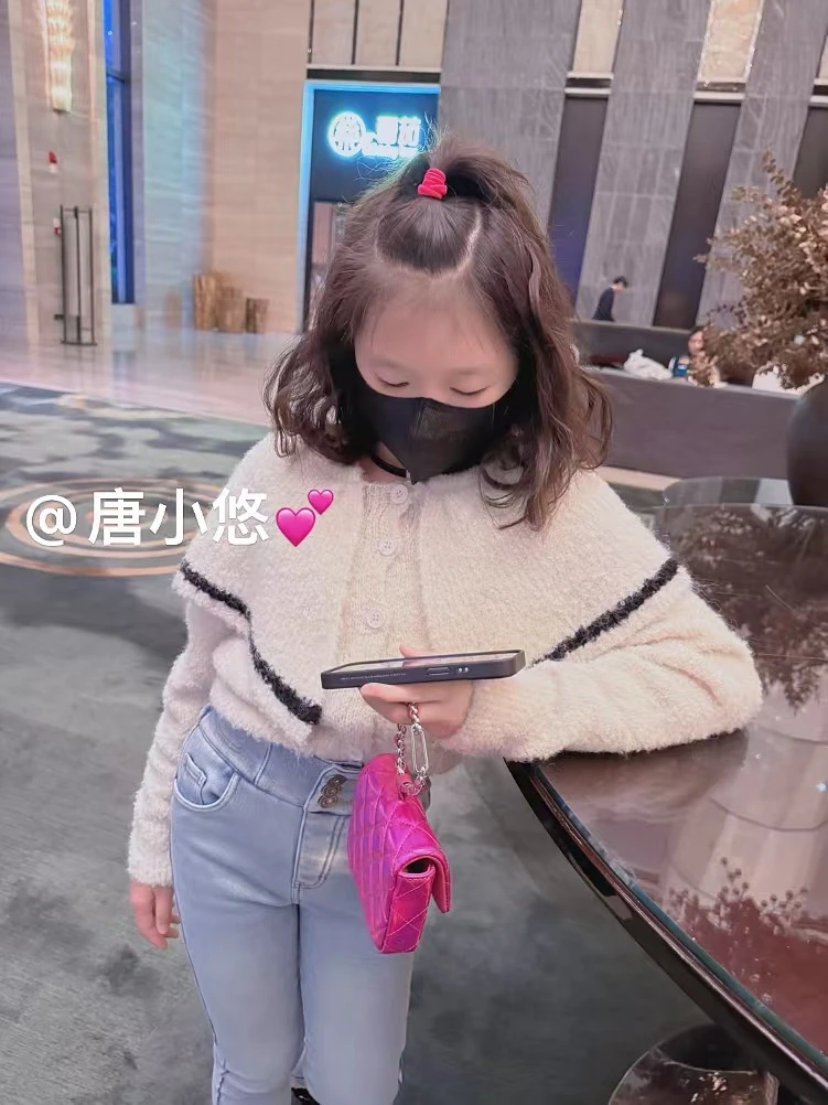 唐小悠 童装定制款 上新2024小悠同款 超洋气披肩毛衣