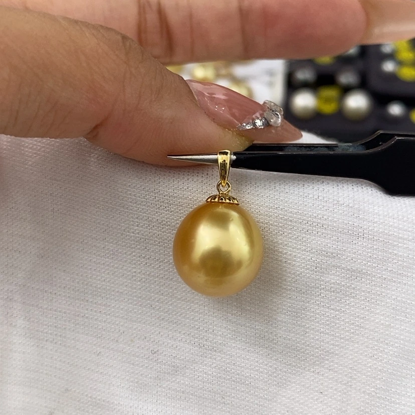 【闪购商品】海水珍珠颈饰18K金镶嵌温**弦