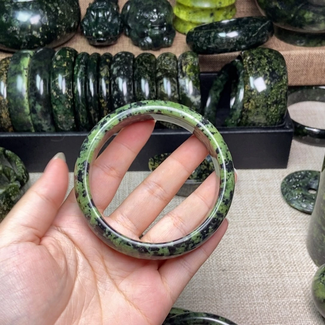 蛇纹石玉颈饰未镶嵌玫*