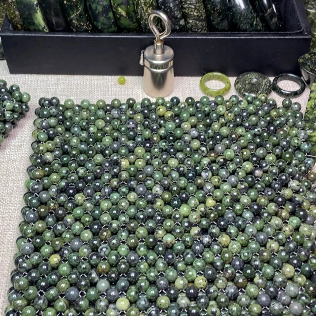 蛇纹石玉颈饰未镶嵌妙*