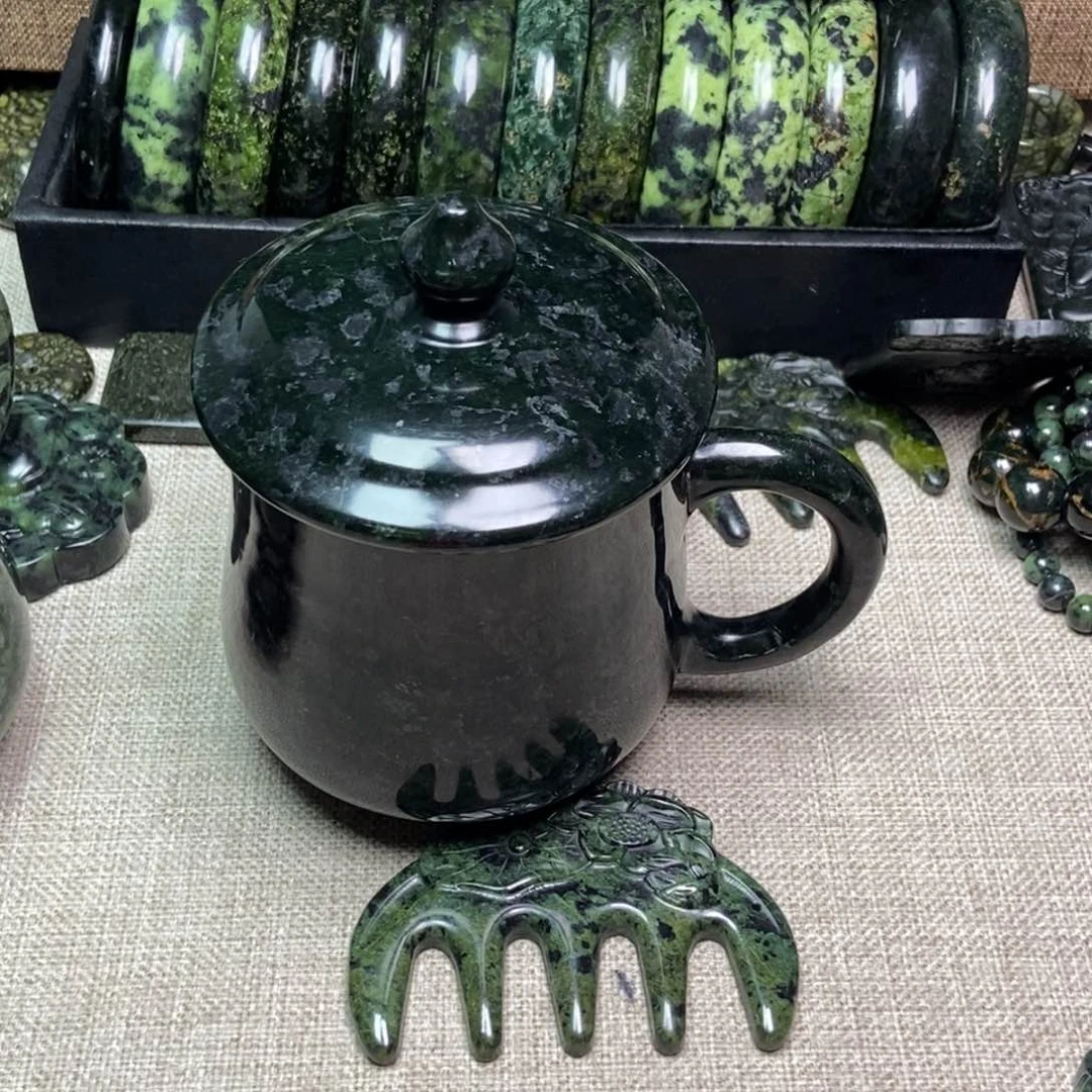 蛇纹石玉颈饰未镶嵌巨*