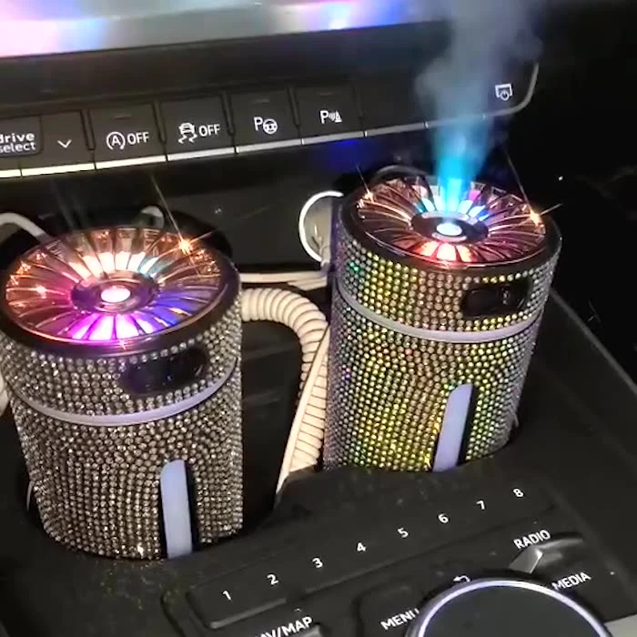 车载空气净化器加湿器汽车用喷雾香薰机车内氛围灯黑科技氧吧小型