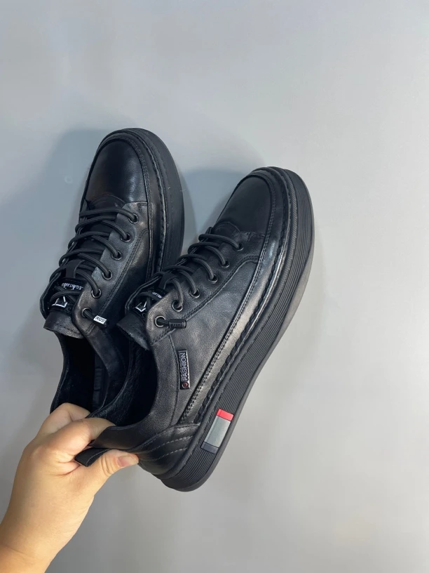 尚品新款男士休闲鞋2581