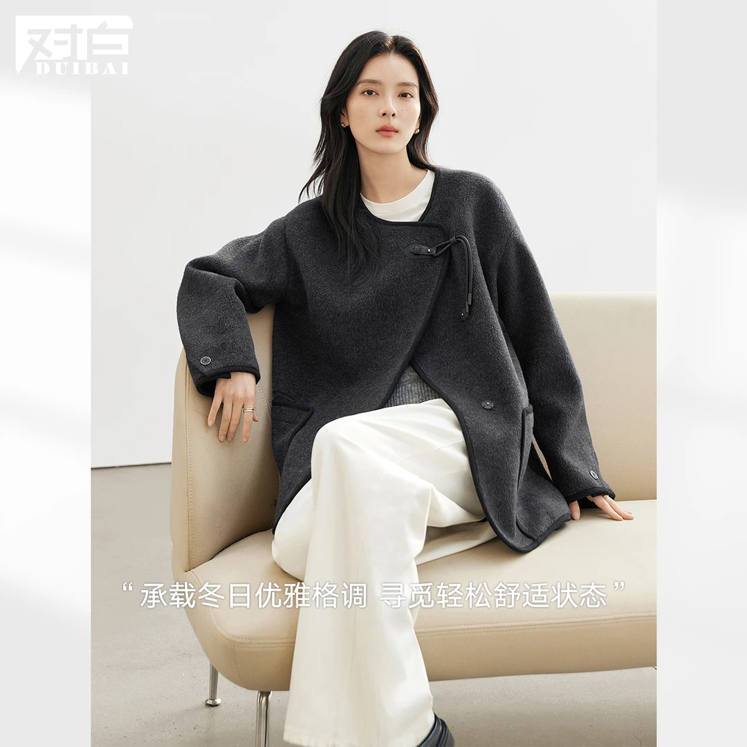 对白绵羊毛混纺灰色斜门襟毛呢外套女2024冬季新款复古优雅呢大衣
