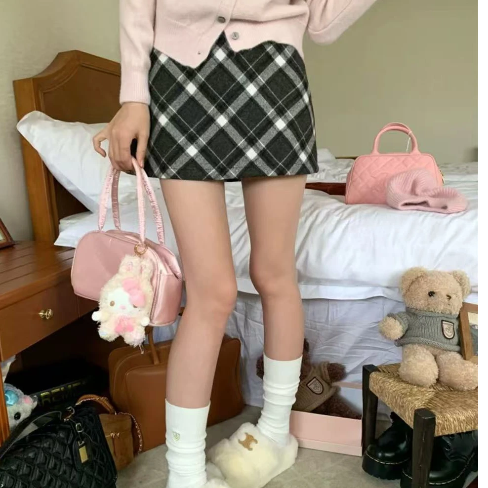 童B非主图秋冬新款复古毛呢半身短裙短裤女百搭款，默认微瑕