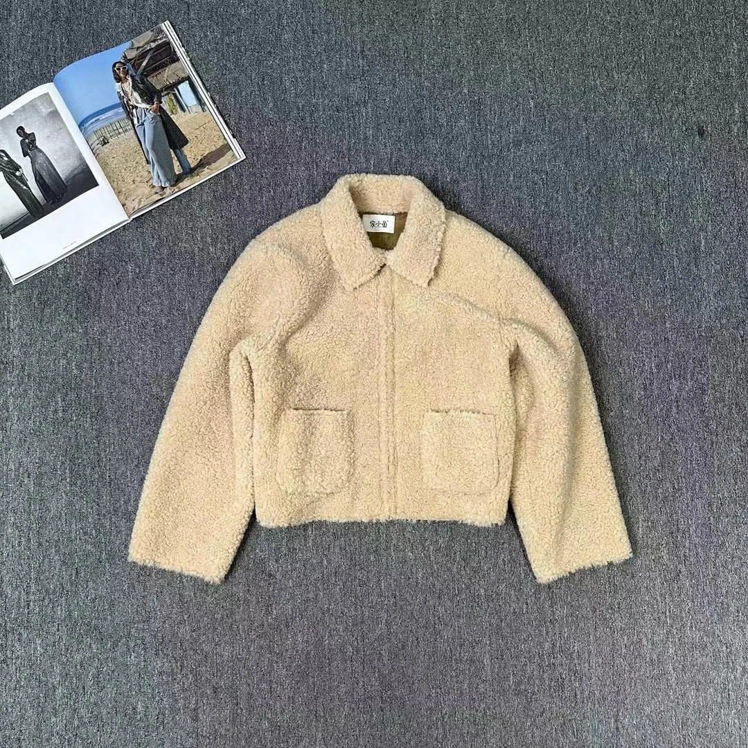 83424余小鱼 卡其色纯色POLO领拉链大口袋休闲毛毛外套秋冬女装