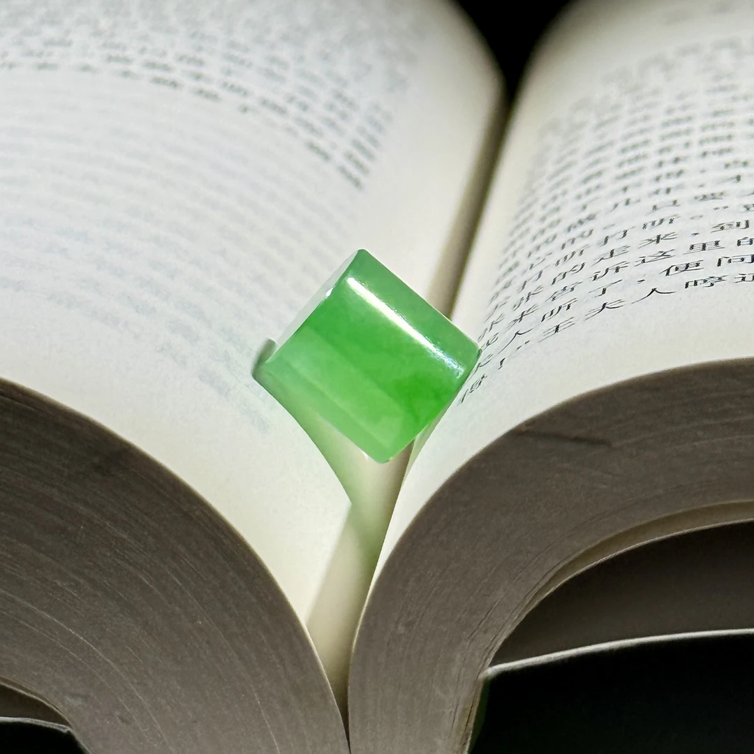 高端精选天然缅甸翡翠冰透满绿浓阳绿桶珠吊坠手串时尚高级百搭