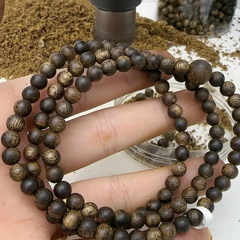 沉香手串乌身锁骨链0.5  7克➕999沉浮