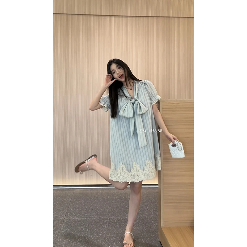 王少女的店【清清】蓝色条纹宽松气质V领荷叶袖连衣裙子 L23436S43