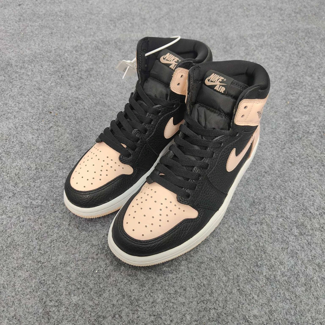 aj1黑粉脚趾 42码 TT2710