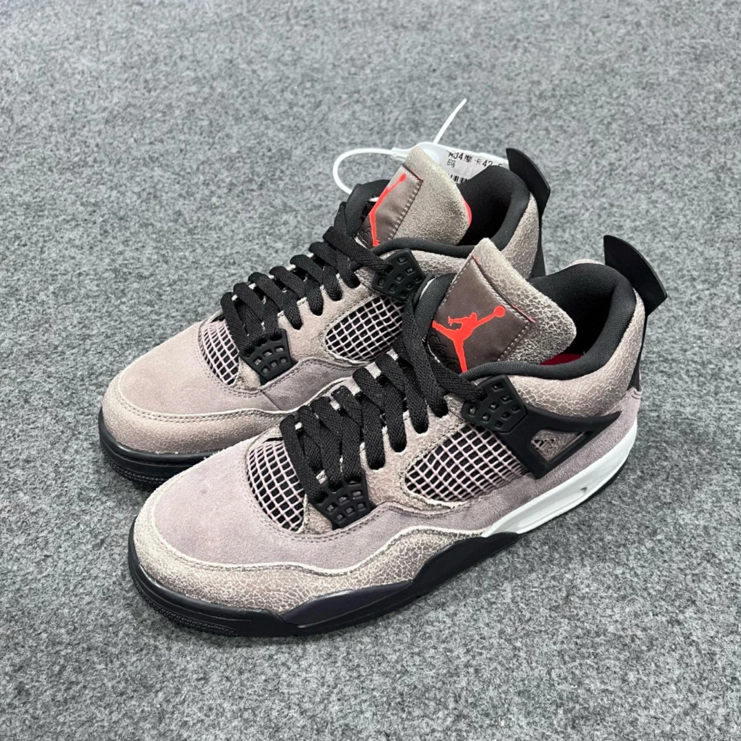 Aj4摩卡42.5码 RR0105休闲鞋