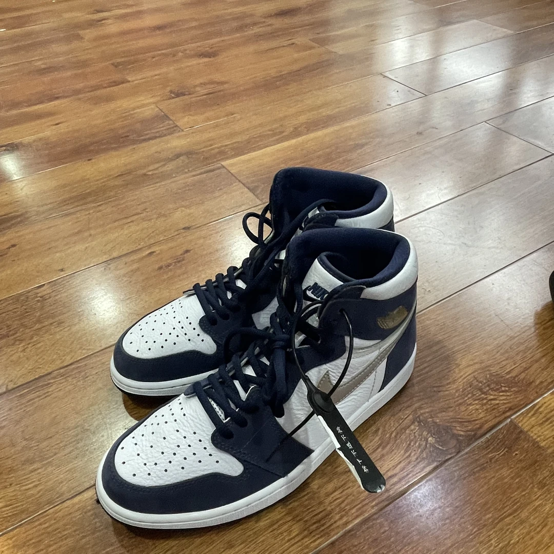 AJ1 海军蓝42码带原盒