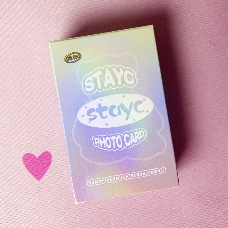STAYC周边小卡50张专辑照片朴莳恩张叡恩李彩煐镭射闪卡收藏卡