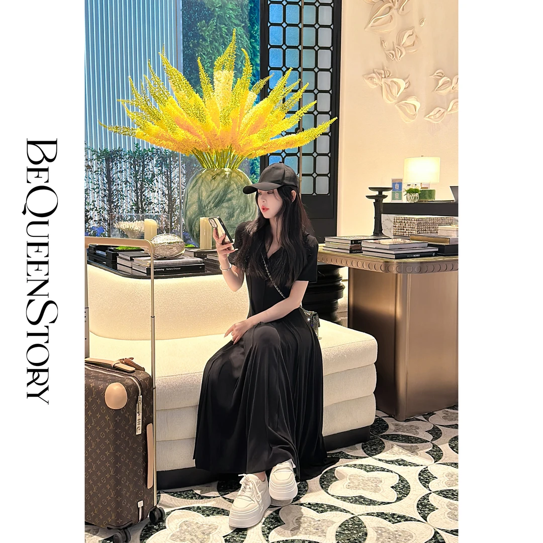 余潇潇【香榭日记】舒适蕾丝拼接收腰伞摆设计连衣裙法式厌世小黑裙