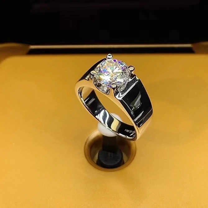 925银莫桑石戒指 光面牛头男款经典时尚镶嵌情侣莫桑戒合成碳硅石