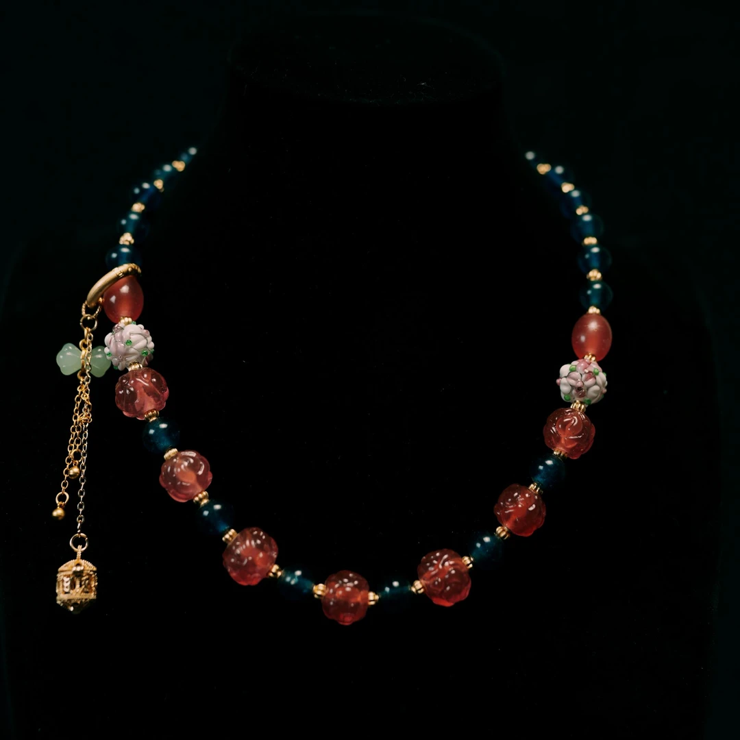 铜合金项链 【桃灼手作】手工玫瑰雕花珠带流苏-复古红色古风项链