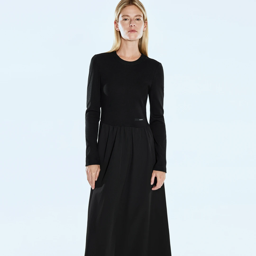 COVERINS2024秋季新款收腰坑条针织拼接黑色连衣裙CC34360100