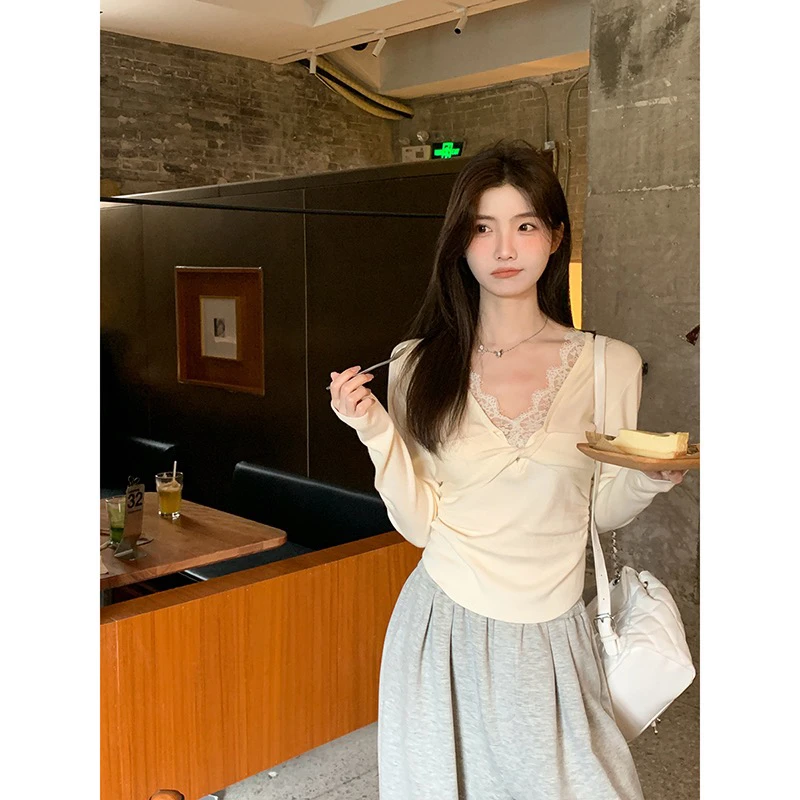 慵懒风秋冬新款高级设计感V领套头小众复古蕾丝长袖T恤上衣女