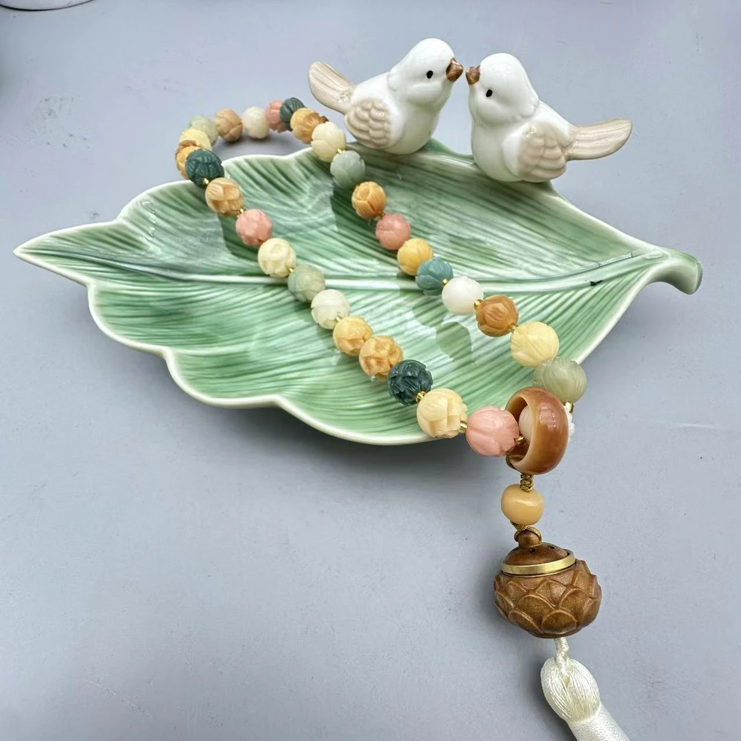 WW091-菩提手持莲花配跑环款