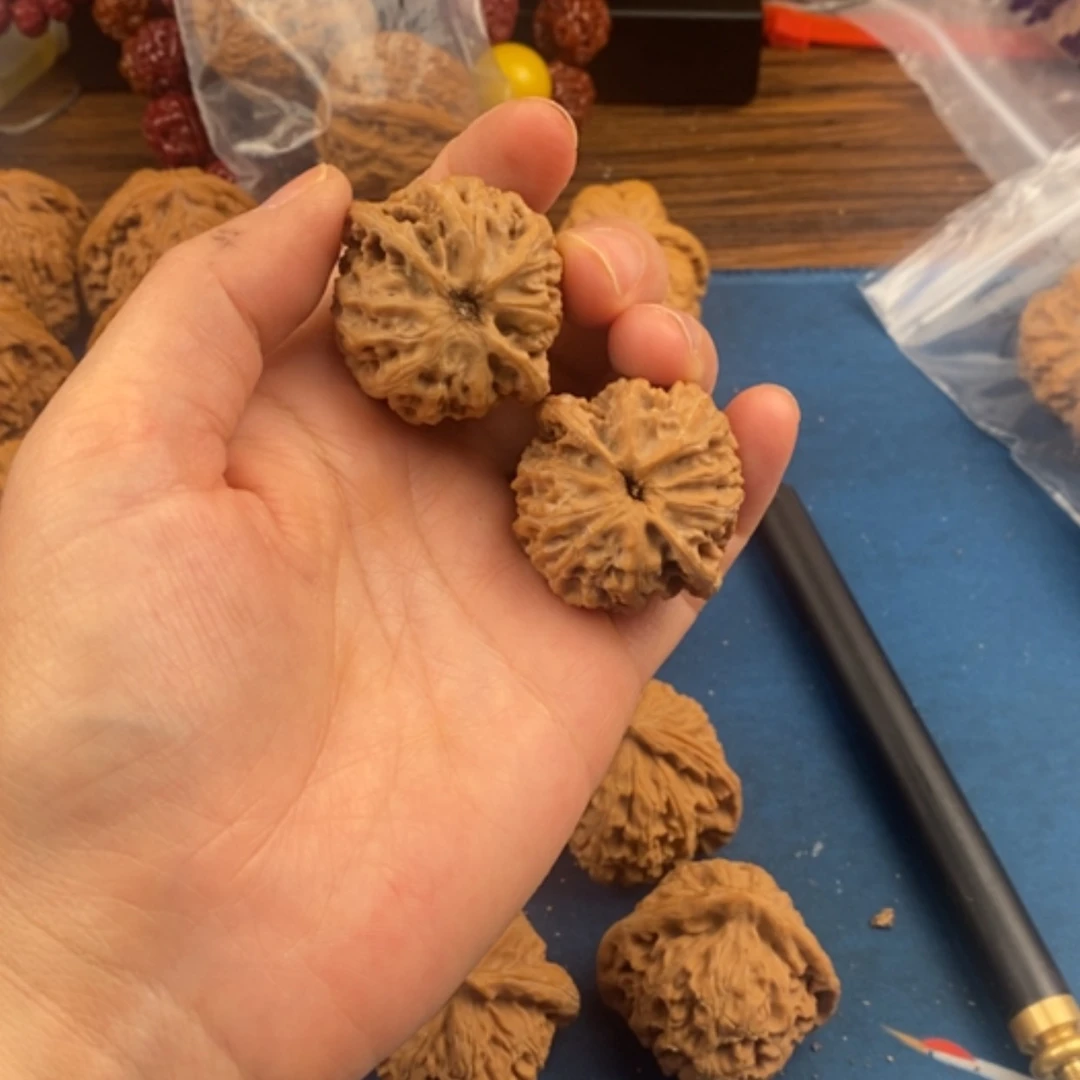【闪购商品】文玩核桃吊坠衡***干