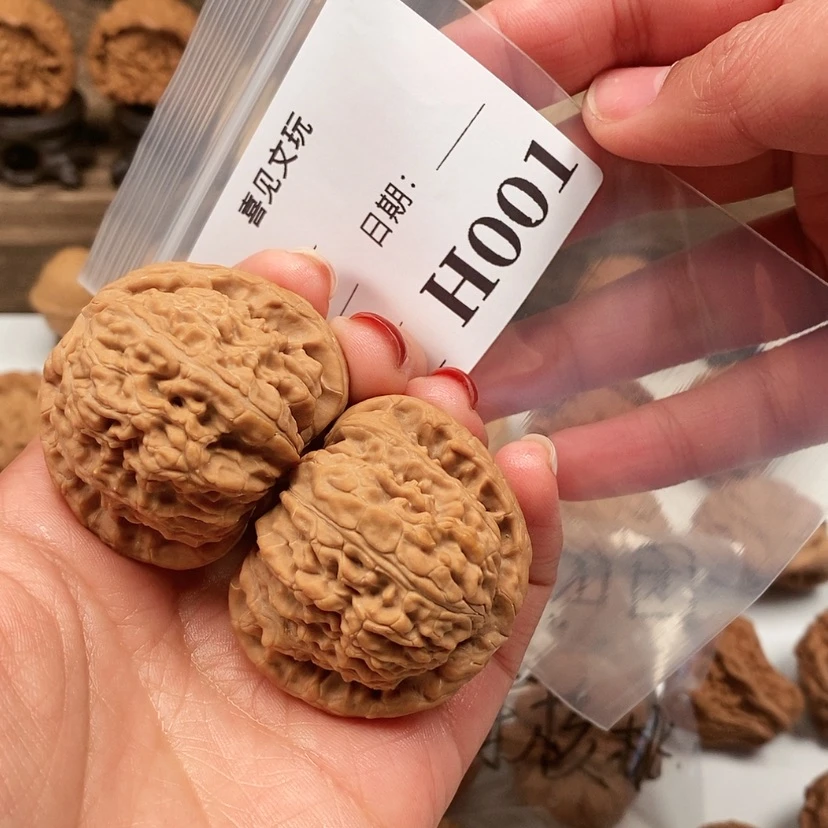 【闪购商品】文玩核桃吊坠漂****云