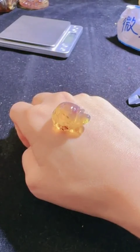 【闪购商品】琥珀颈饰未镶嵌1032240112