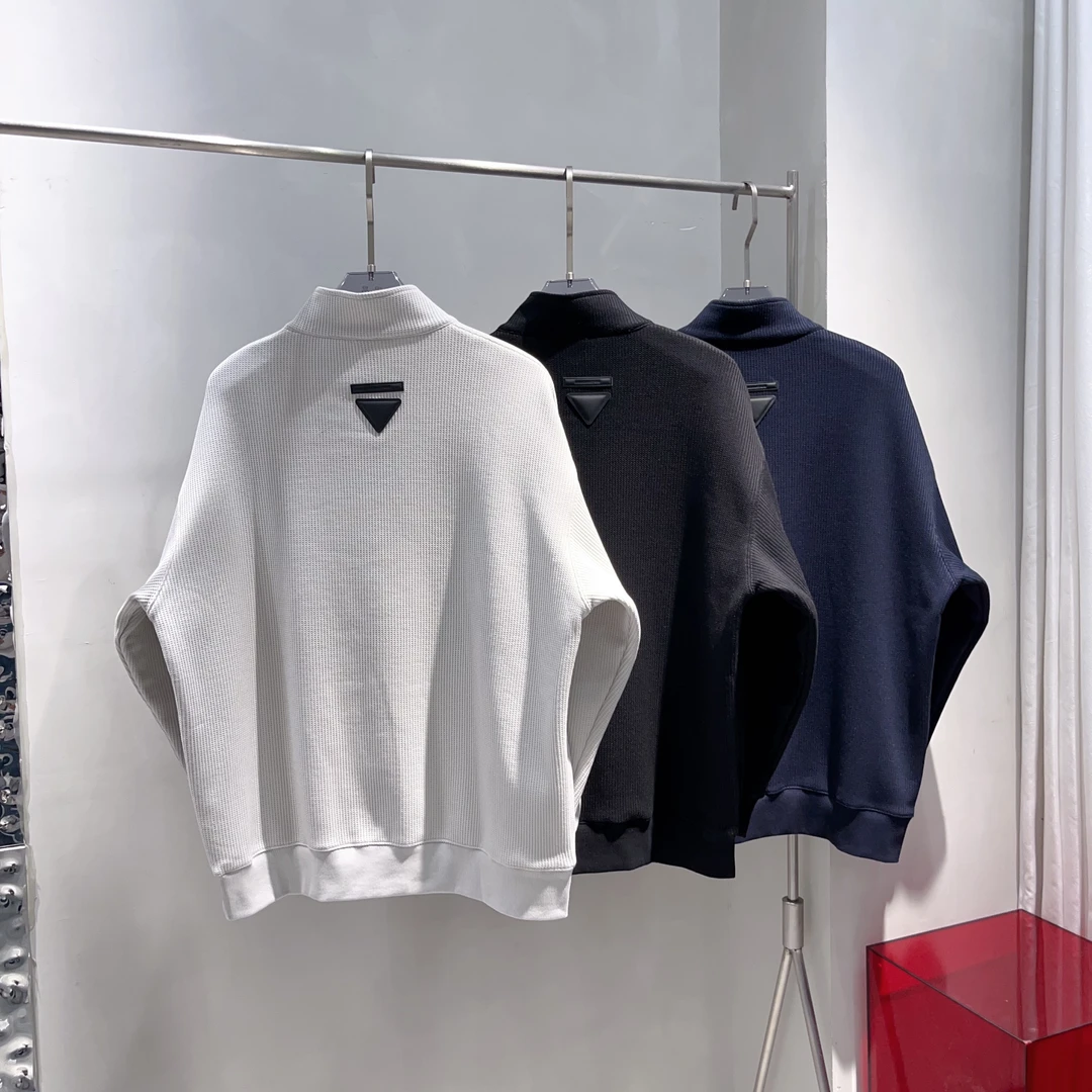 【赢家】冬季新款加绒加厚立领拉链皮标设计款百搭卫衣351