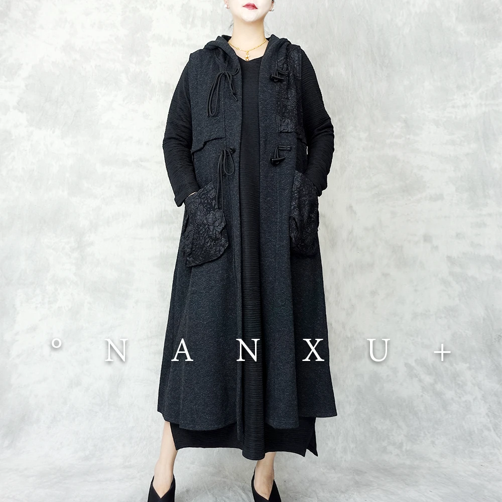 南絮142【繁花】深灰盘扣长款马甲气质时尚大码女装宽松海棠提花