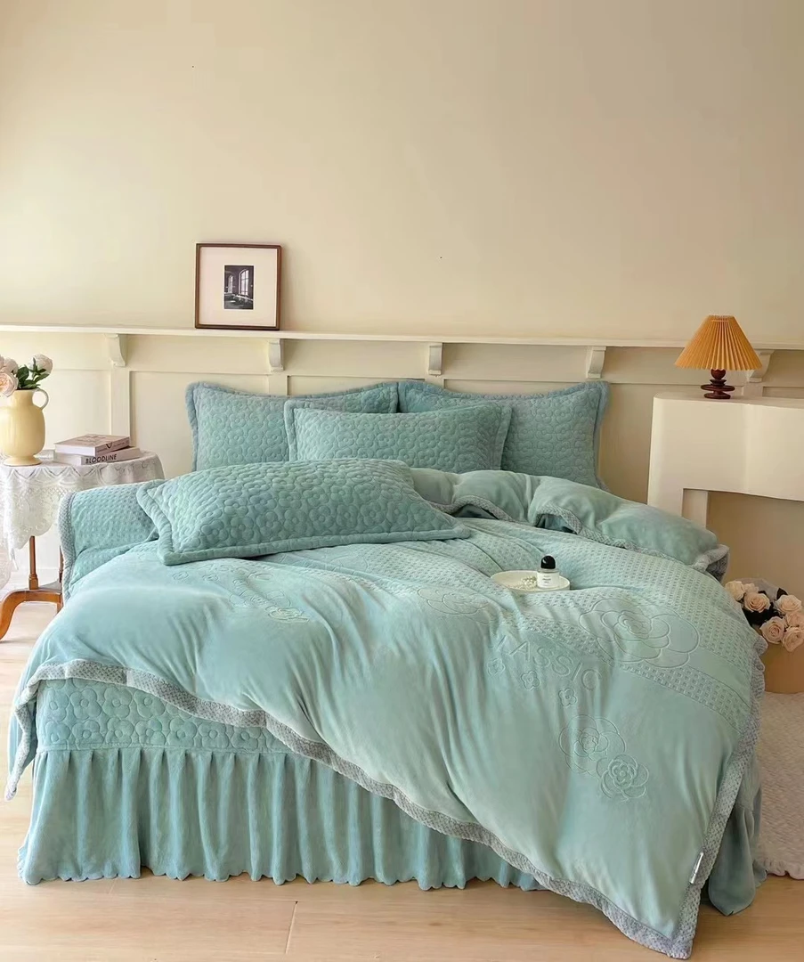 全消光牛奶绒夹棉床盖四件套蕾丝床裙款四件套