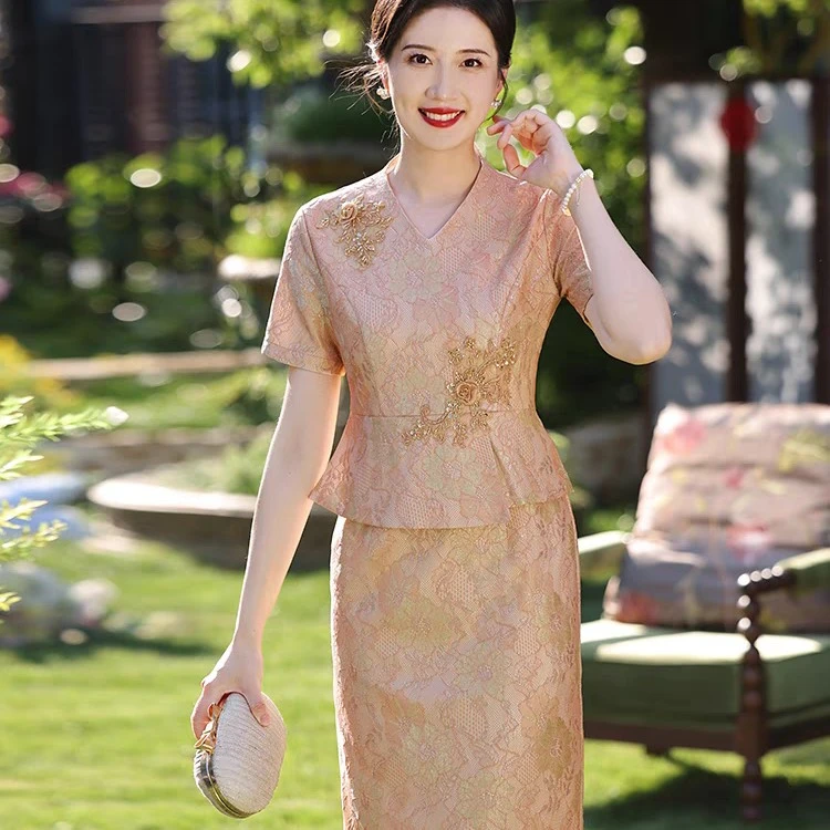 喜婆婆洋气装2024新款夏季婚礼连衣裙结婚妈妈礼服金色喜服蕾丝女