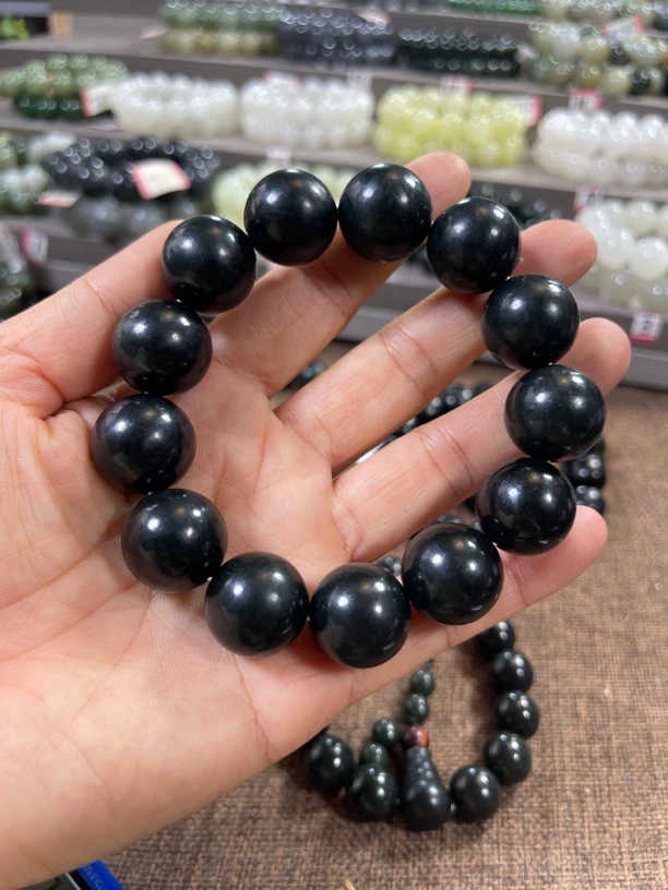 天然和田玉黑青手串卡18