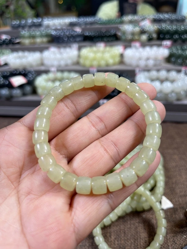 天然新疆和田玉黄口料青花手串卡8