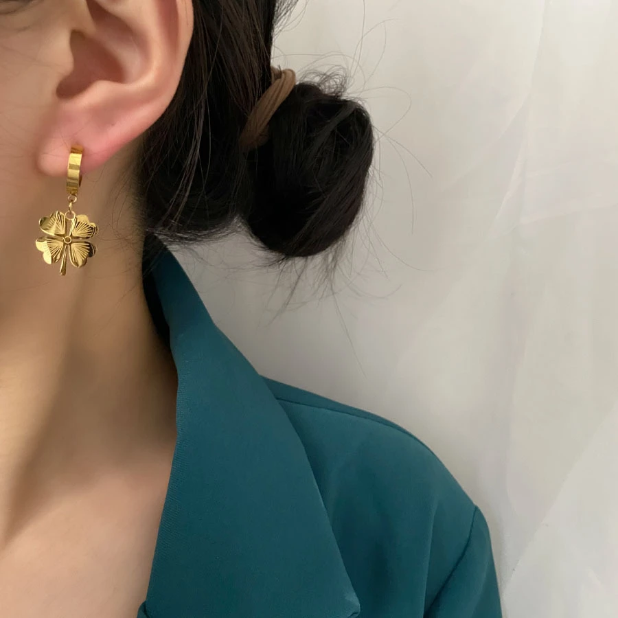 钛钢耳饰 新款百搭爱心四叶草花叶子耳扣女式小众不掉色耳饰气质