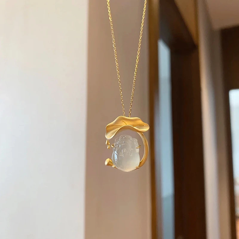 钛钢项链 荷叶小金蟾国风雅丹项链女款时尚百搭气质可爱轻奢坠链