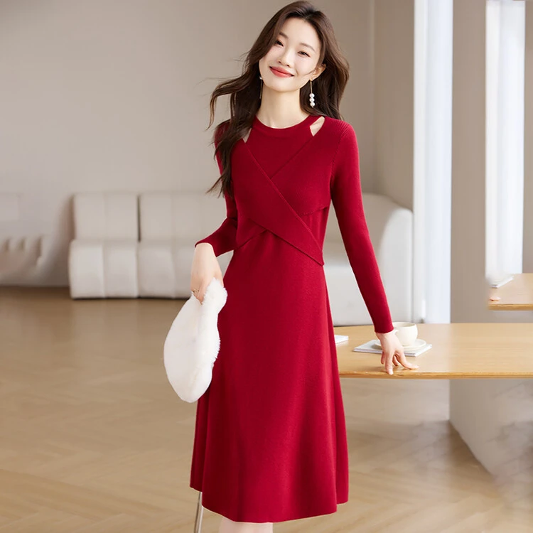 2024年新款连衣裙礼服气质长袖红色中长款秋冬针织时尚打底修身