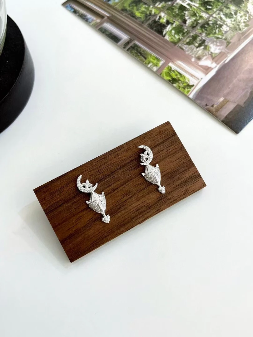 925银合成锆石耳饰 韩版轻奢合成锆石立体盾牌两戴银耳饰尤兰特