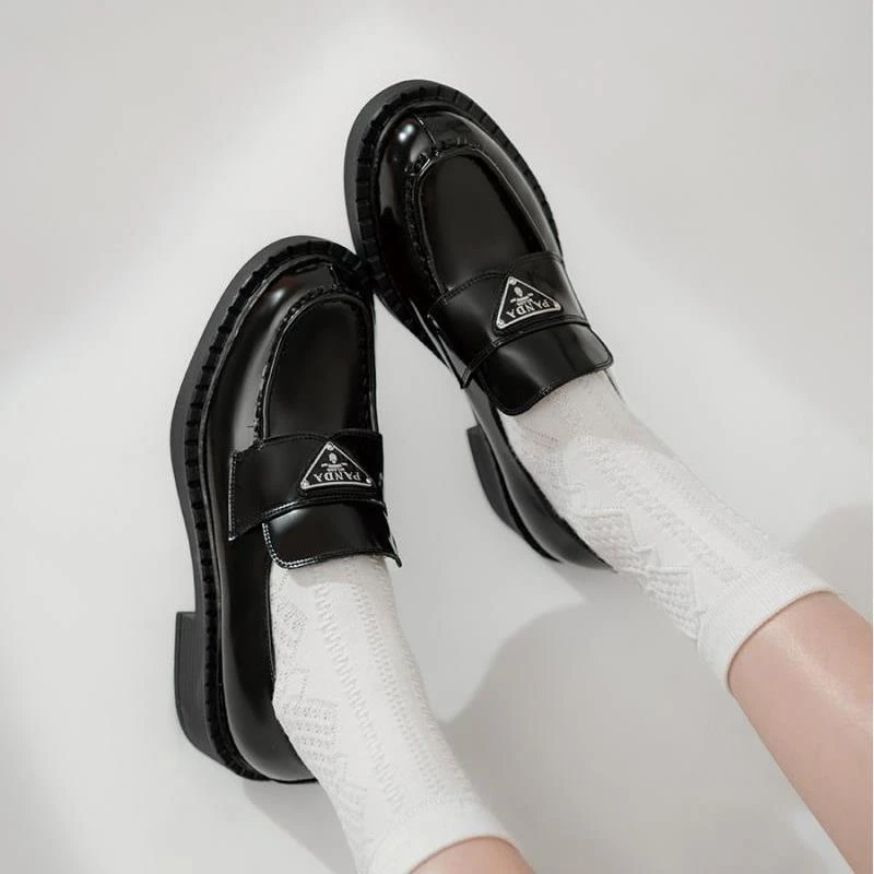 穿高跟鞋的吴大叔【内购】英伦风百搭黑色厚底女夏一脚蹬漆皮乐福鞋