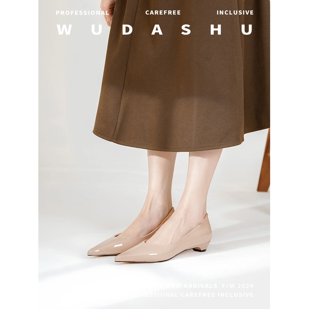 吴大叔新款平底鞋通勤职业漆皮裸色矮跟尖头浅口跟鞋时尚气质单鞋