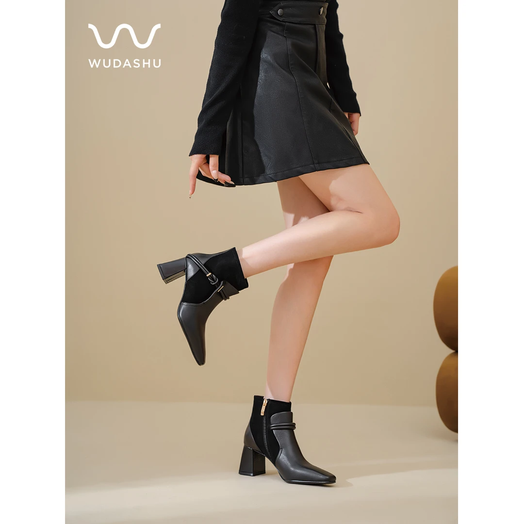 穿高跟鞋的吴大叔秋冬新款尖头粗跟百搭时尚气质小众短筒短靴女