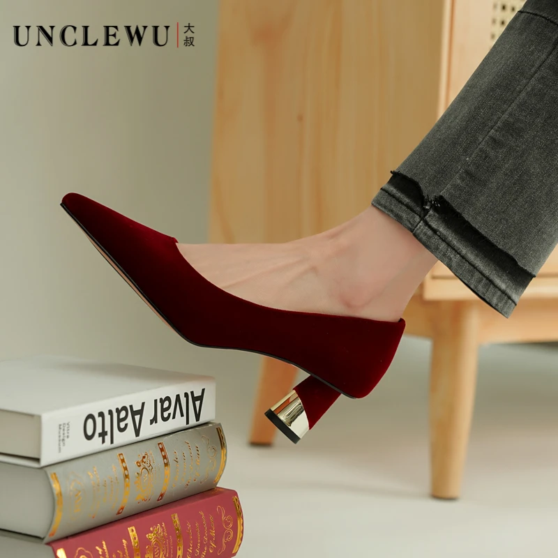 【吴大叔】【内购】满满高级感时尚百搭尖头洋气婚鞋圆柱跟高跟鞋