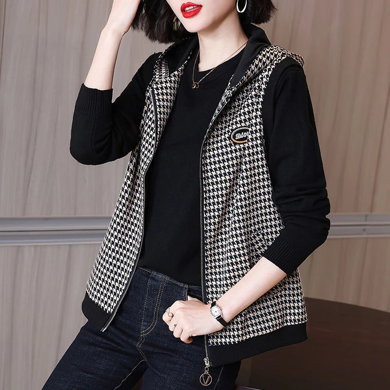 小香风休闲格子马甲女春秋2024年中老年妈妈大码宽松短款背心马夹