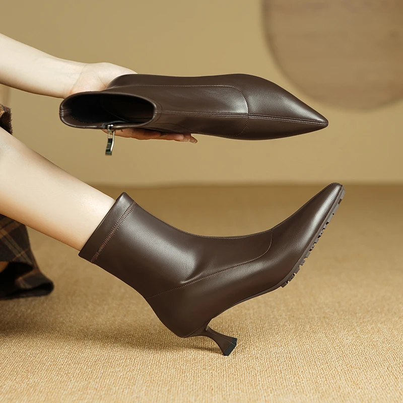 （跟高5cm）2024秋冬极简弹力瘦瘦靴新款尖头软底细跟短靴X8611