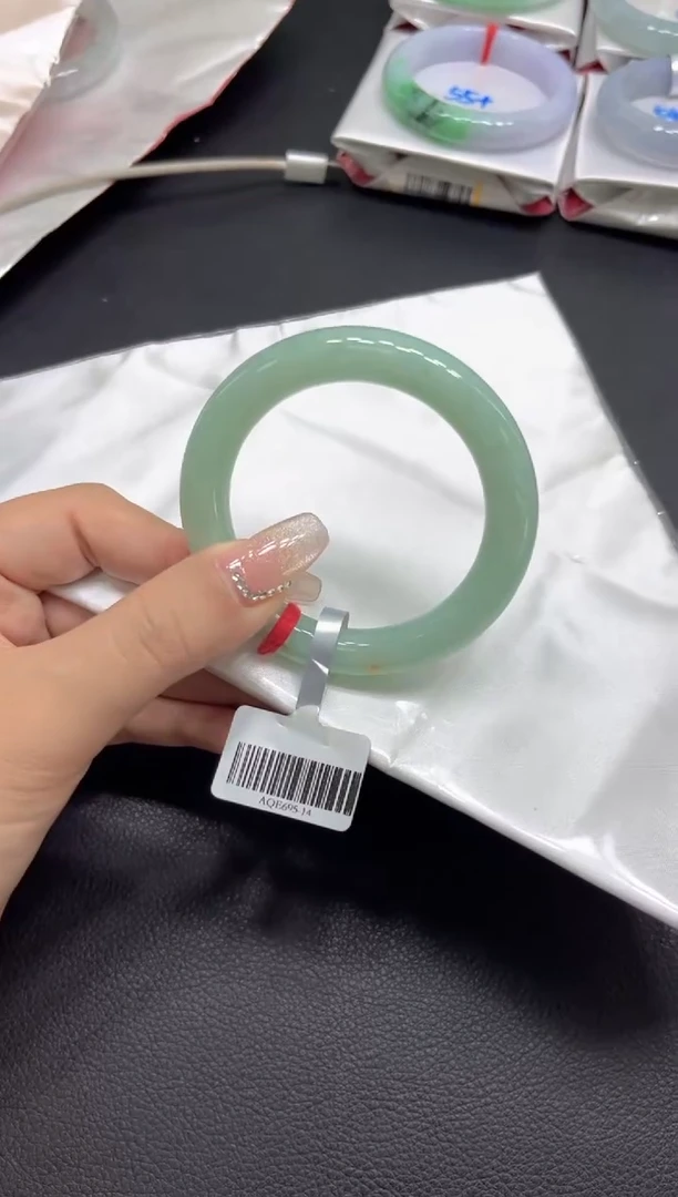 【闪购商品】翡翠手镯未镶嵌翡翠手镯