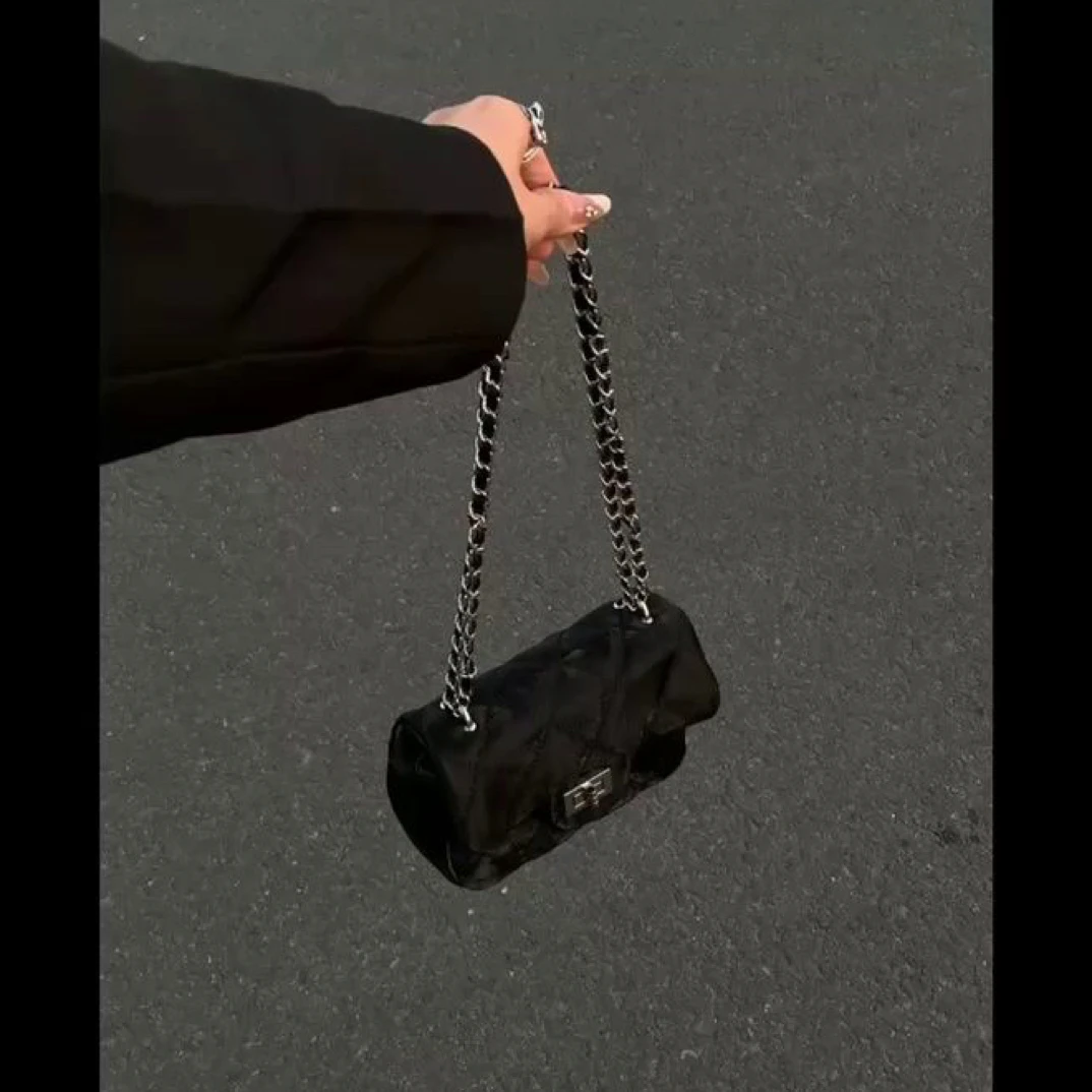 女包高级感小香风菱格链条小方包2024春夏新款单肩斜挎包女小方包