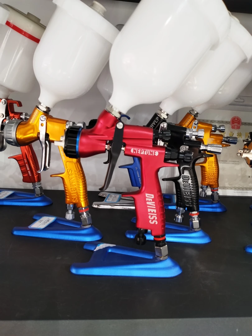 国产海王星1.3囗次径，高端:汽车喷漆枪手感轻便扇面大高雾